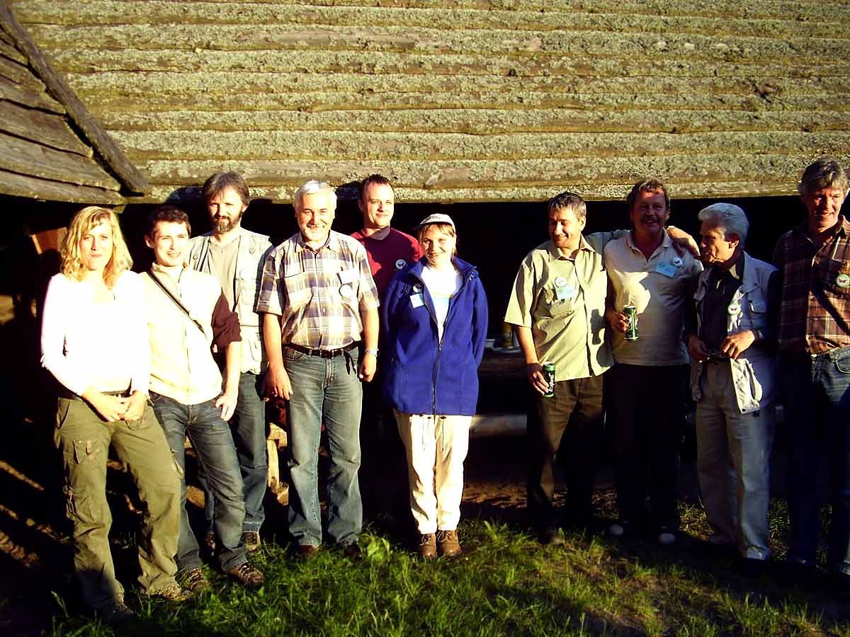 Sympozjum2006 -przed wiatą Sympozjum2006 -przed wiatą